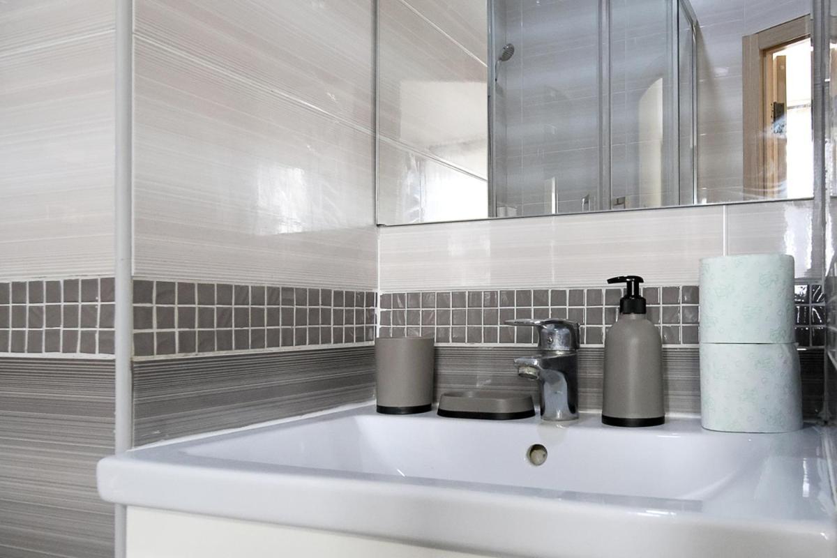 Buk Apartments On Doroshenka 25 Lviv Luaran gambar